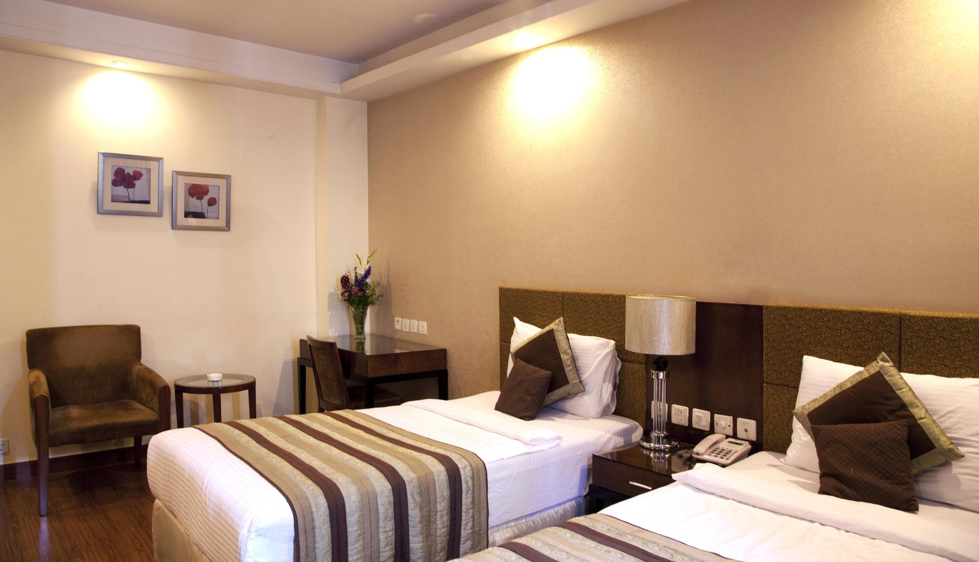 Alpina Hotels & Suites New Delhi Exteriör bild