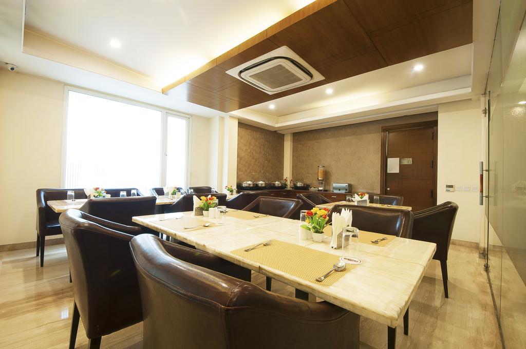 Alpina Hotels & Suites New Delhi Exteriör bild