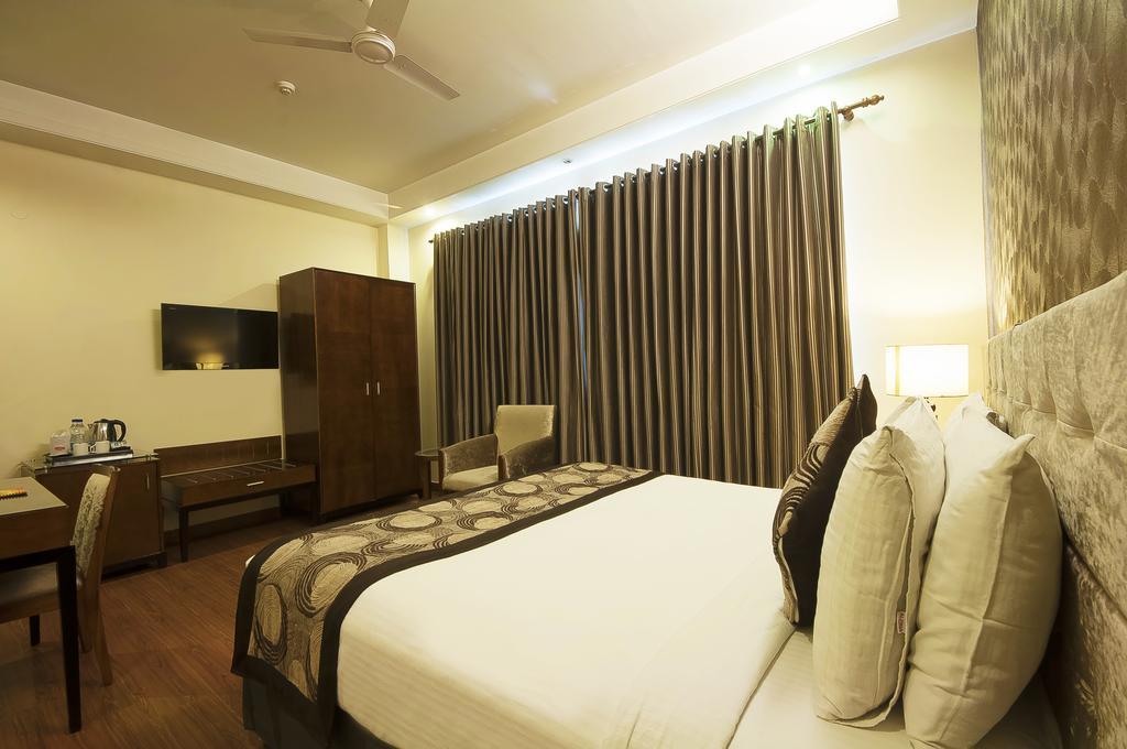 Alpina Hotels & Suites New Delhi Exteriör bild