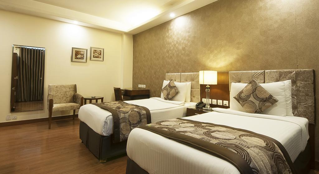 Alpina Hotels & Suites New Delhi Exteriör bild