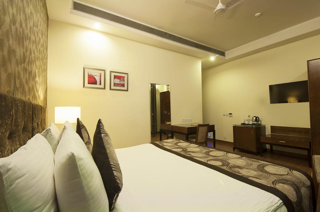 Alpina Hotels & Suites New Delhi Exteriör bild