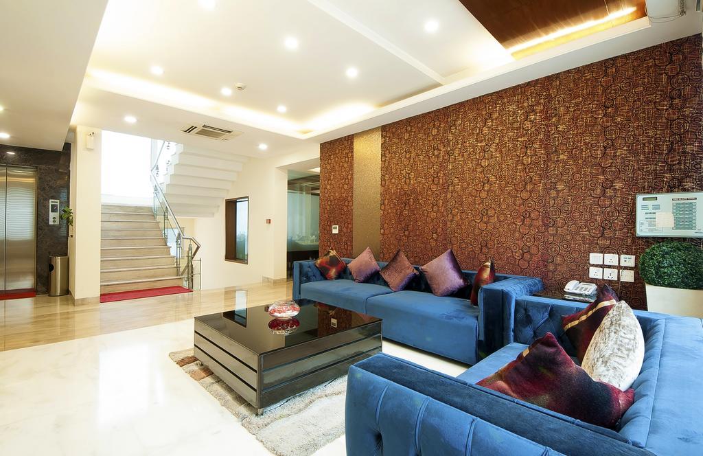 Alpina Hotels & Suites New Delhi Exteriör bild