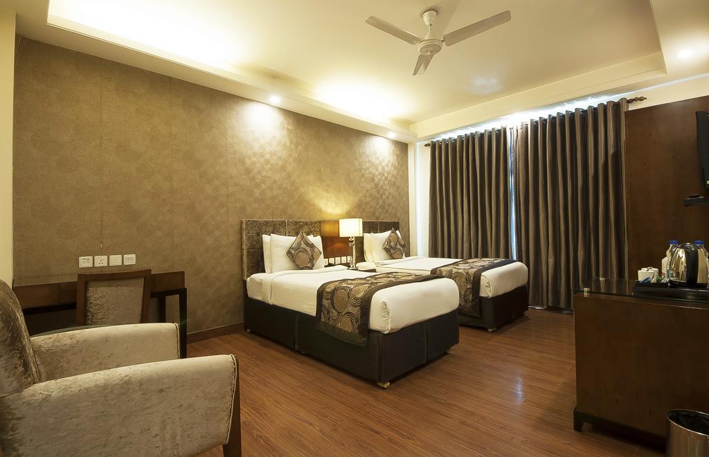 Alpina Hotels & Suites New Delhi Exteriör bild