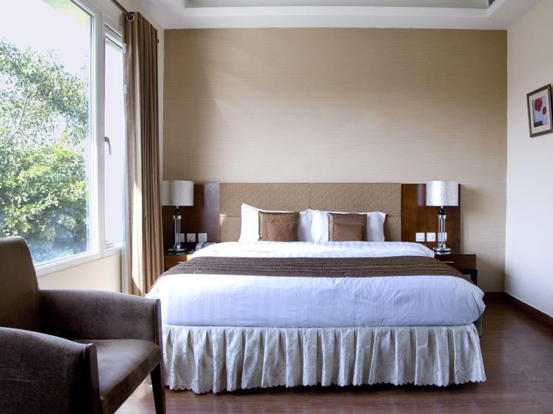 Alpina Hotels & Suites New Delhi Exteriör bild