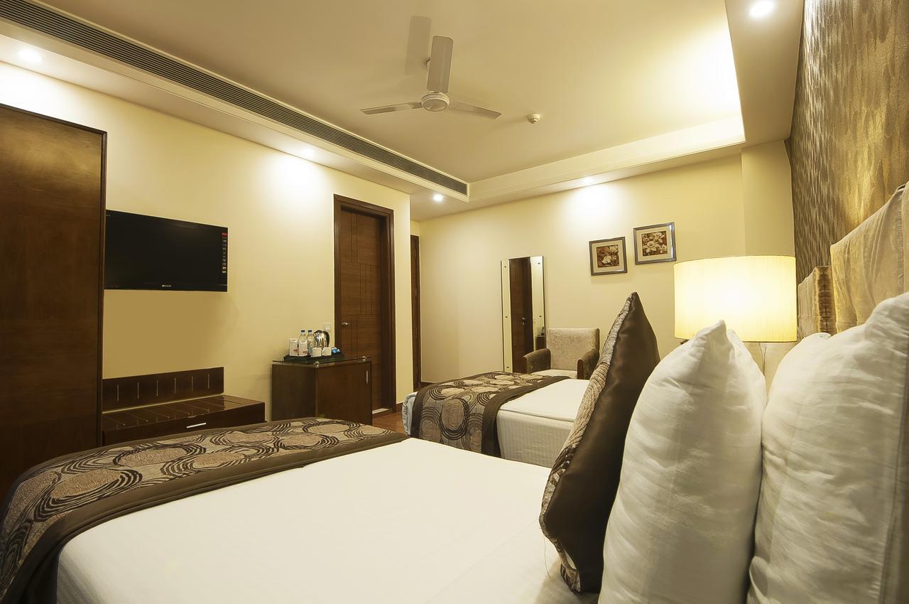 Alpina Hotels & Suites New Delhi Exteriör bild