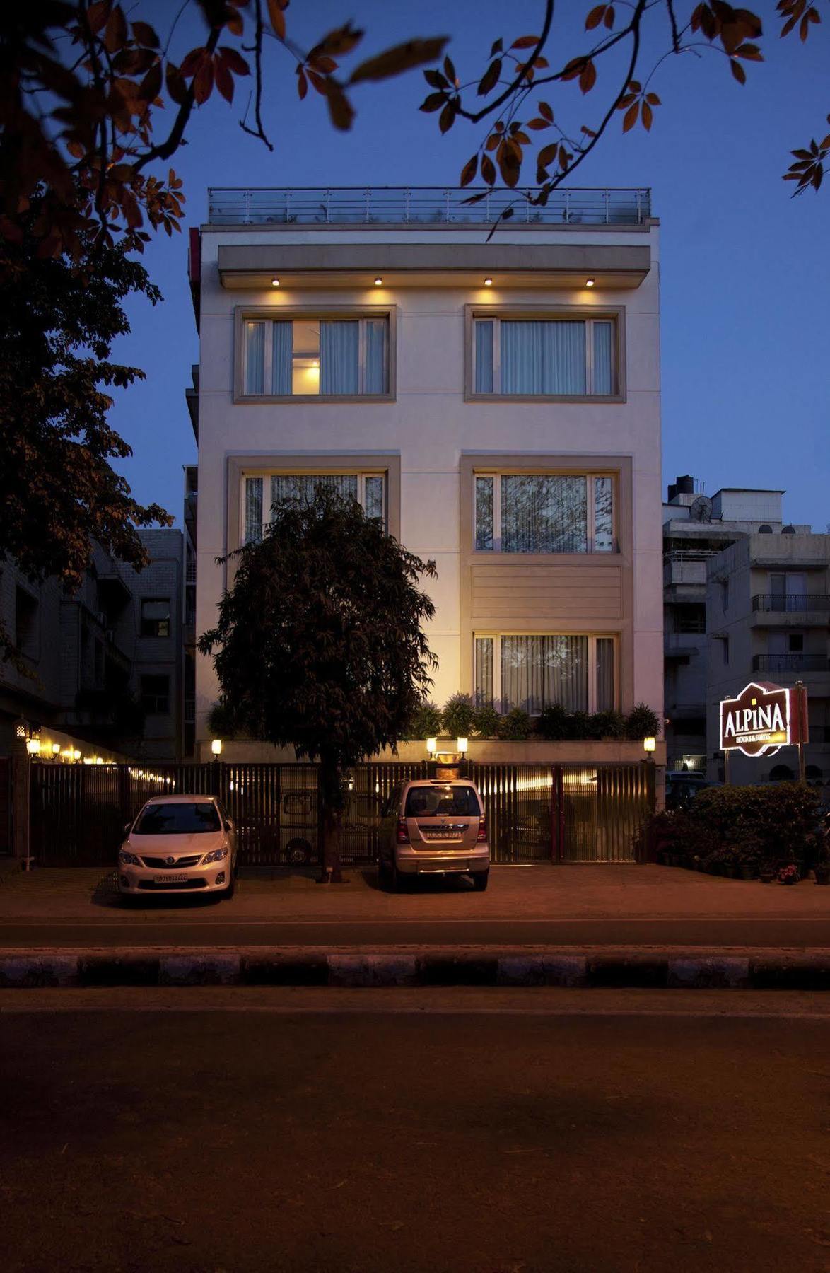 Alpina Hotels & Suites New Delhi Exteriör bild