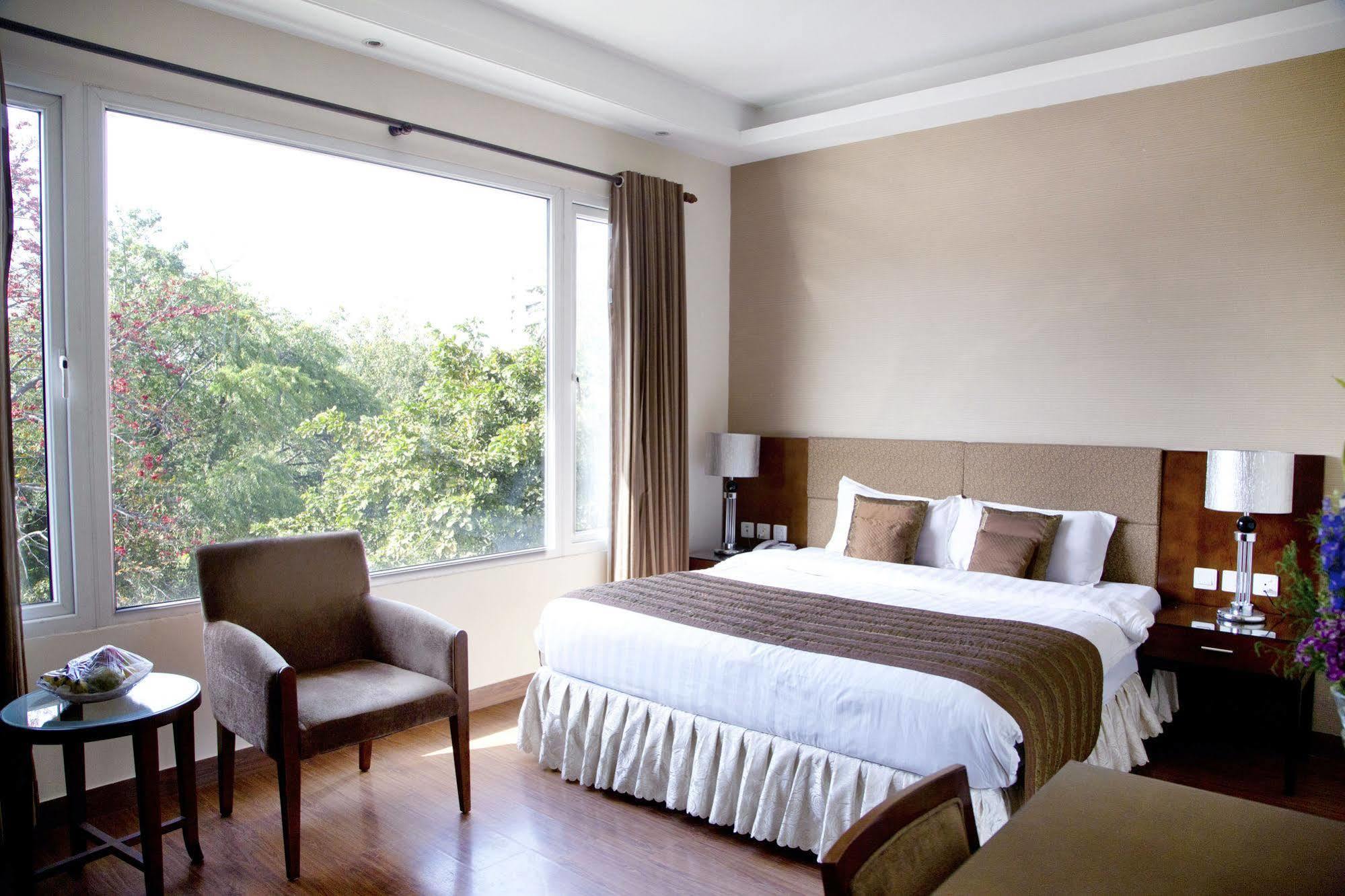 Alpina Hotels & Suites New Delhi Exteriör bild