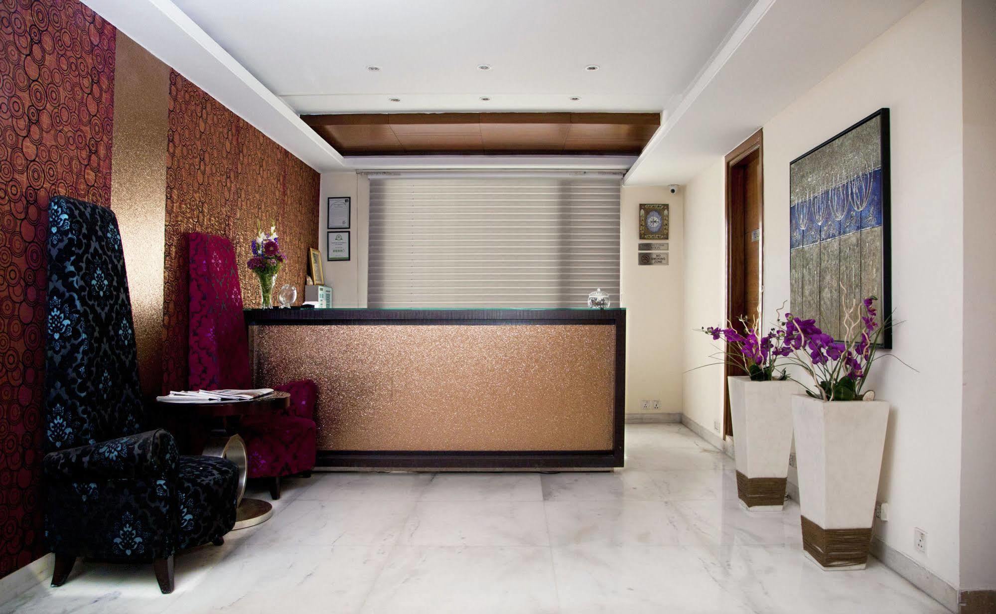 Alpina Hotels & Suites New Delhi Exteriör bild